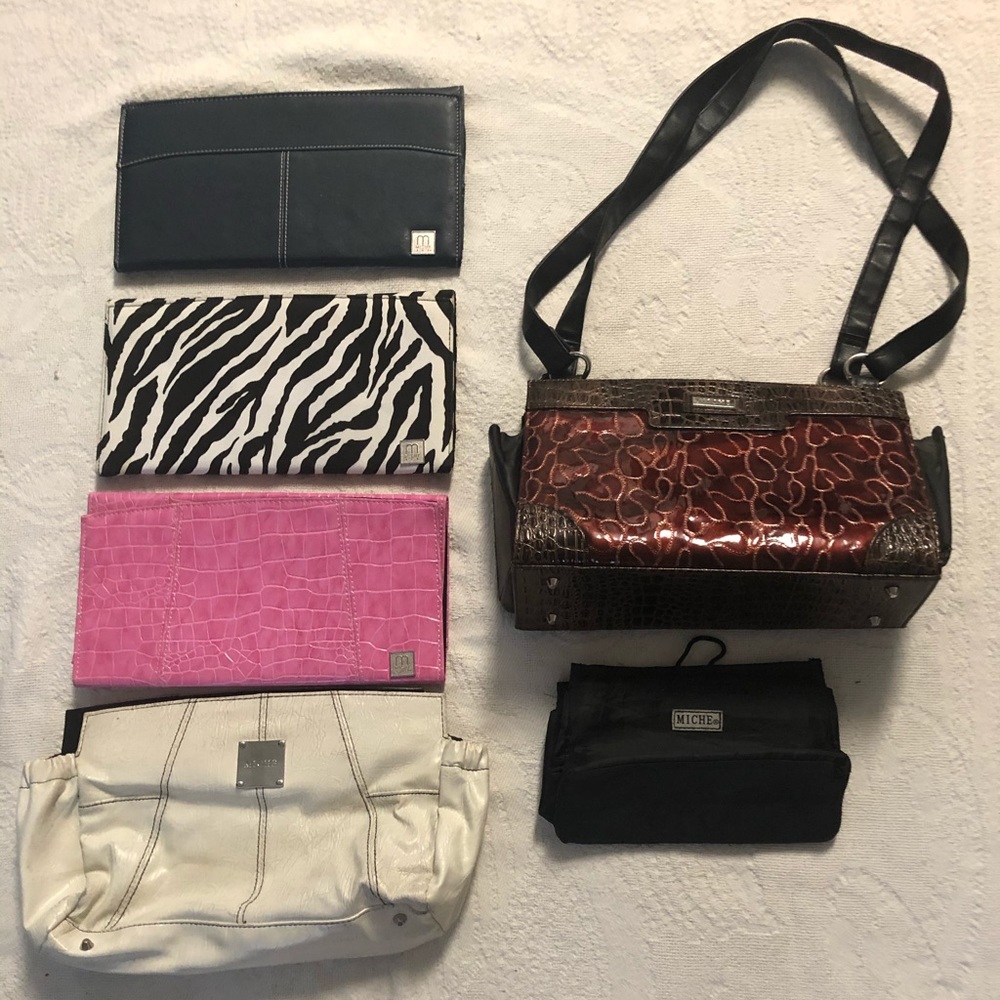 Miche interchangeable handbag with 5 shells!